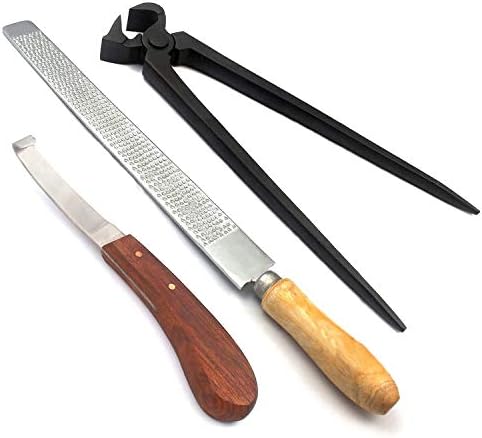 Tvrtka između ostalog uvozi profesionalne setove alata za kovanje: rašpicu za kopita, škare za kopita, nož za kopita 3 u 1 za kovače,